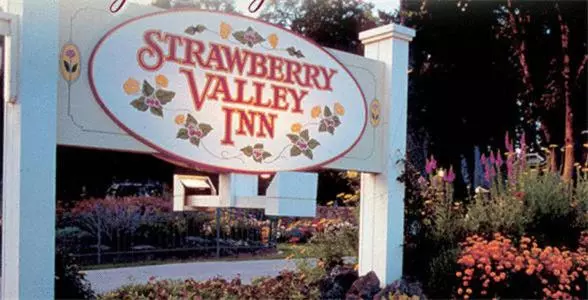 모텔 Strawberry Valley Inn