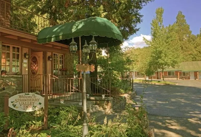 모텔 Strawberry Valley Inn