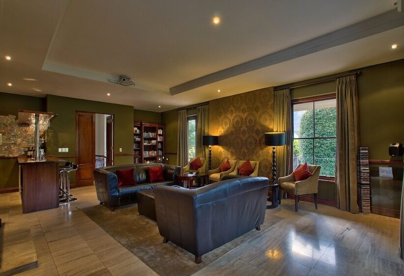 פנסיון Nova Constantia Boutique Residence