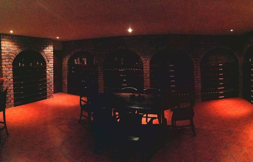 פנסיון Nova Constantia Boutique Residence