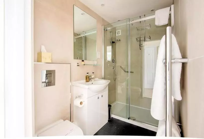 פנסיון Potters Mooring