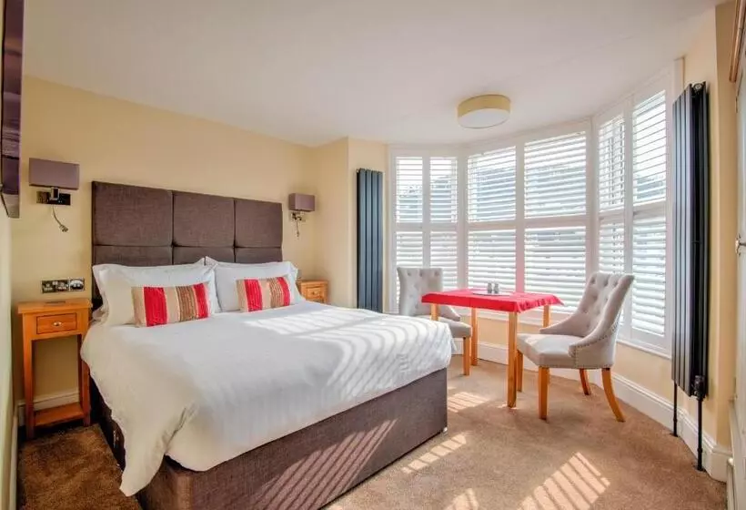 פנסיון Potters Mooring