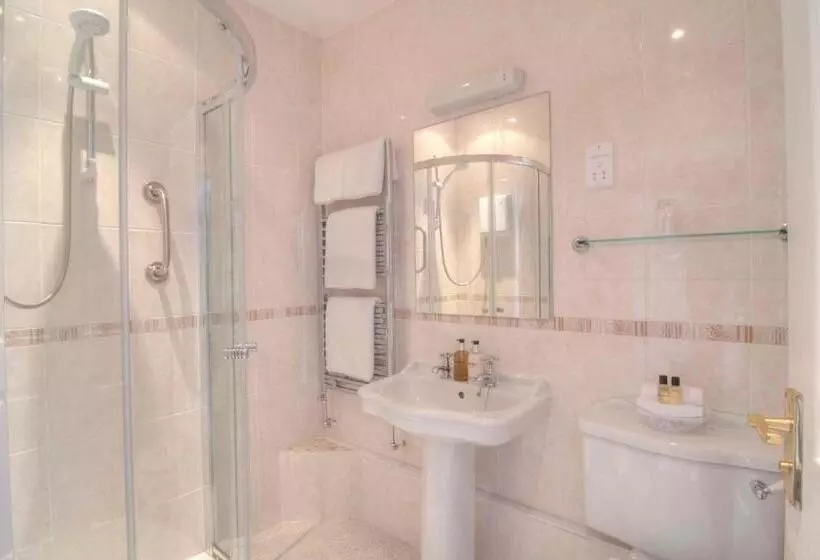 פנסיון Potters Mooring