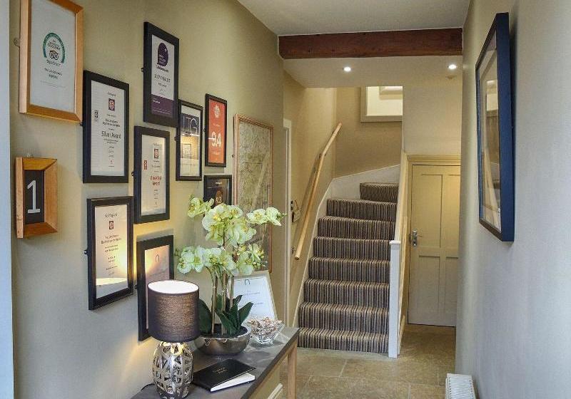 膳宿费 The Lansdowne