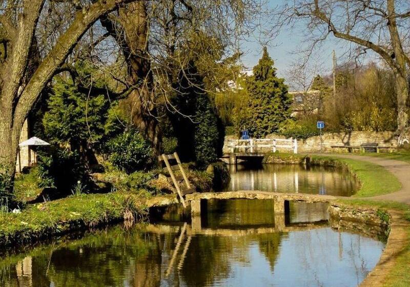 膳宿费 The Lansdowne