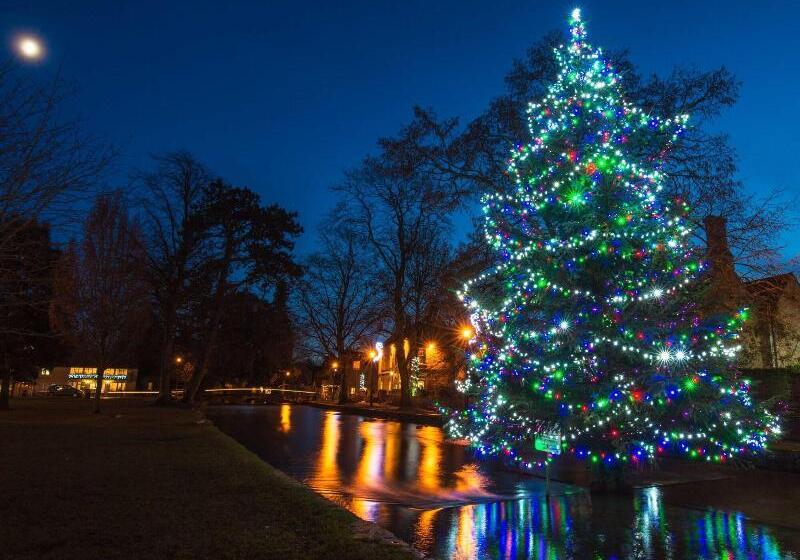 膳宿费 The Lansdowne