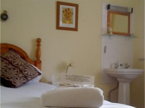 بنسيون The Swan Guest House