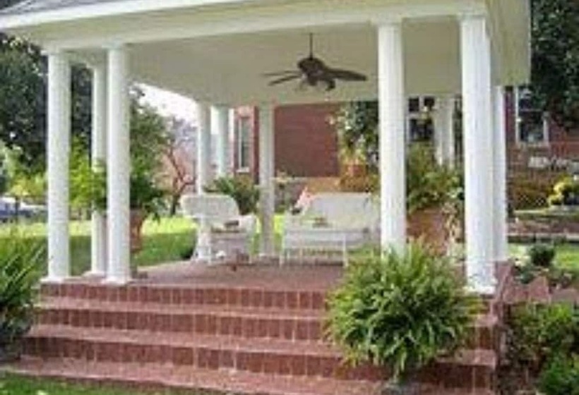 The Bennett House Bed & Breakfast