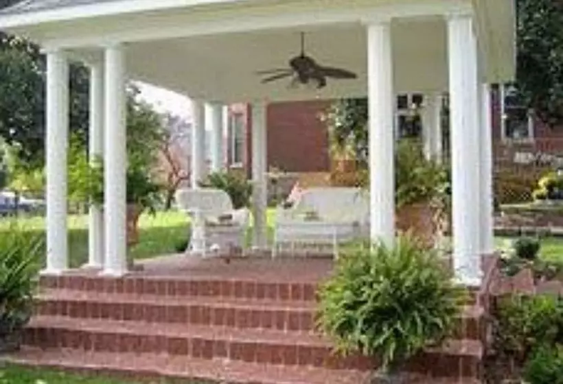 The Bennett House Bed & Breakfast