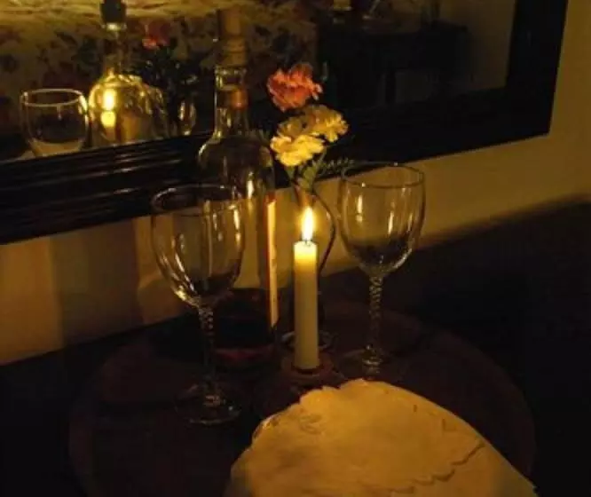 The Bennett House Bed & Breakfast