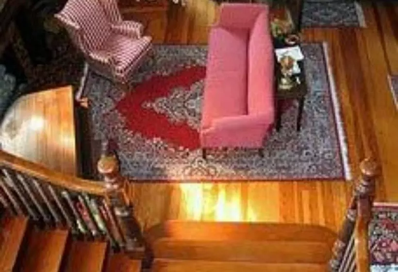 The Bennett House Bed & Breakfast