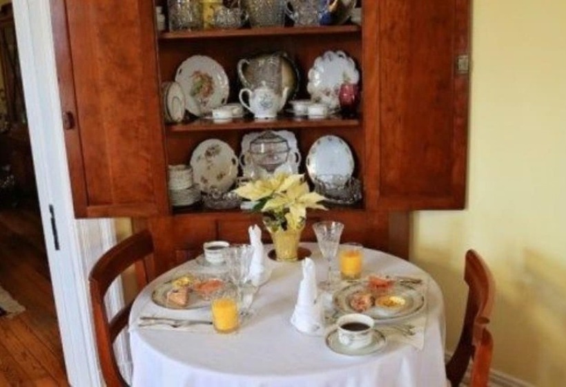 The Bennett House Bed & Breakfast