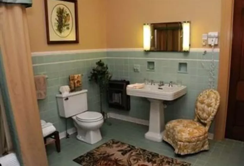 The Bennett House Bed & Breakfast