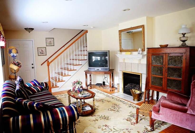 The Bennett House Bed & Breakfast