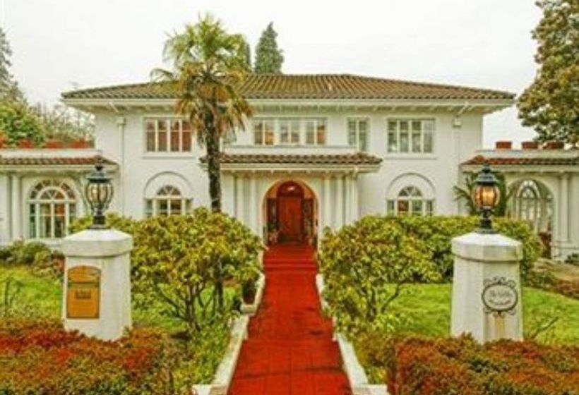 住宿加早餐  The Villa