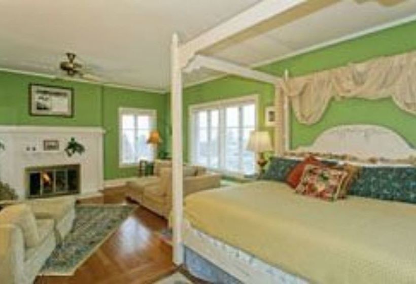 住宿加早餐  The Villa