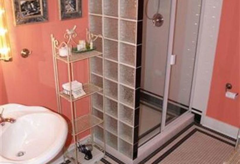 住宿加早餐  The Villa