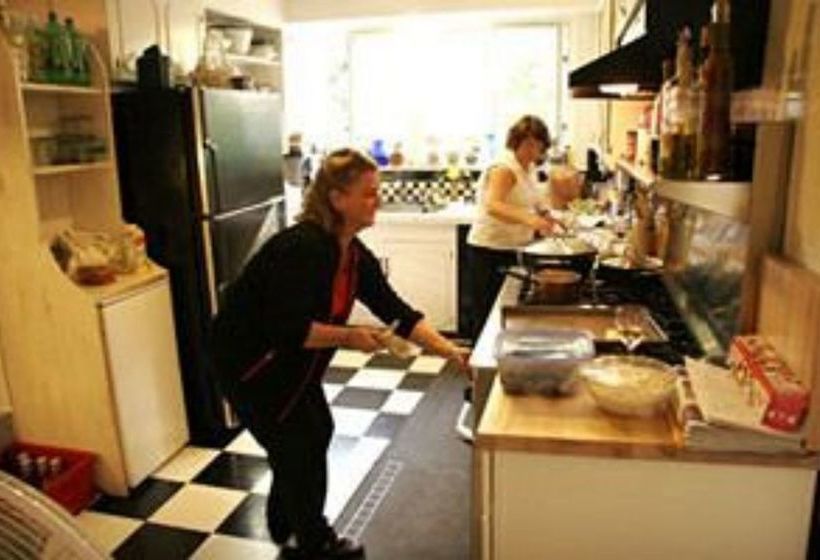 住宿加早餐  The Villa