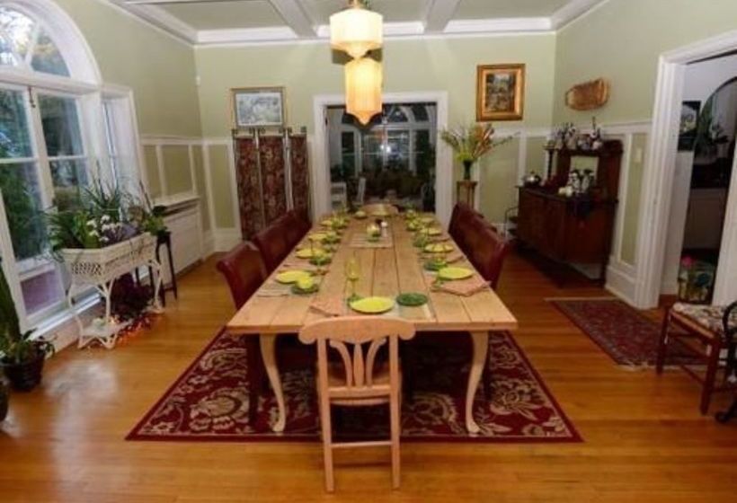 住宿加早餐  The Villa