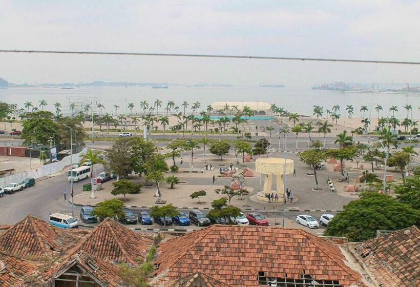 Hotel 16 Quartos Disponíveis   Edifício Pirâmide