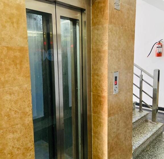 酒店 Abuzz Oxfordcaps Agrasen Boys Hostel, Dehradun