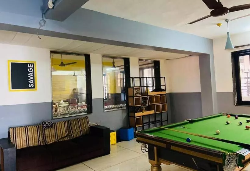 ホテル Abuzz Oxfordcaps Agrasen Boys Hostel, Dehradun