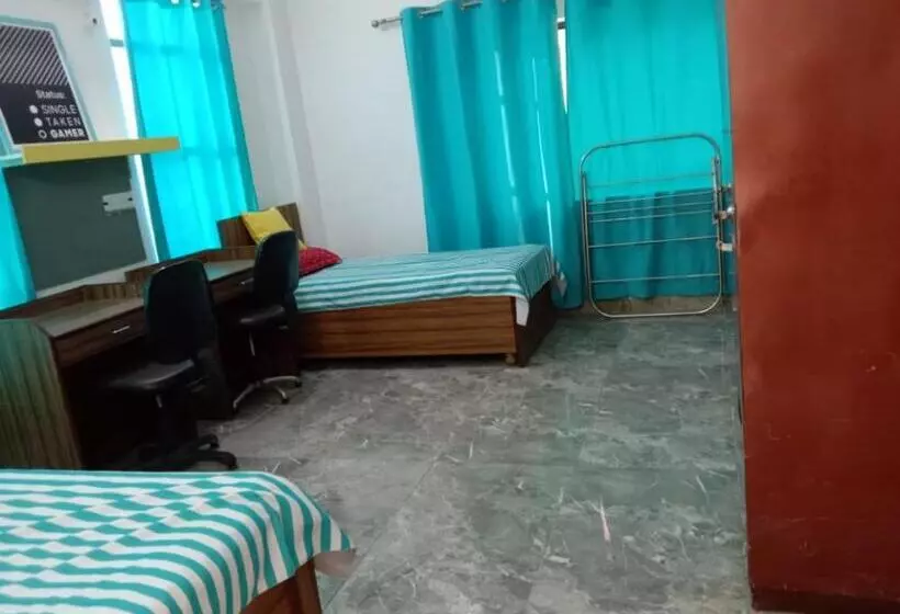 ホテル Abuzz Oxfordcaps Agrasen Boys Hostel, Dehradun