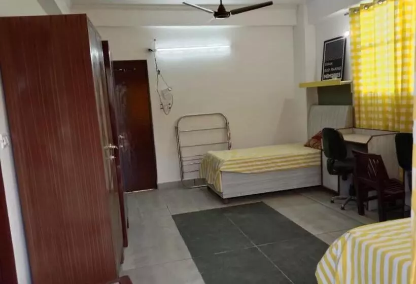 ホテル Abuzz Oxfordcaps Agrasen Boys Hostel, Dehradun
