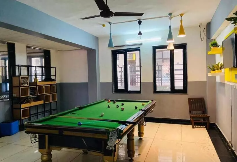ホテル Abuzz Oxfordcaps Agrasen Boys Hostel, Dehradun