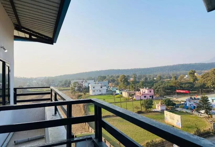 ホテル Abuzz Oxfordcaps Agrasen Boys Hostel, Dehradun