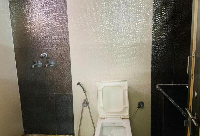 Hotel Abuzz Oxfordcaps Agrasen Boys Hostel, Dehradun