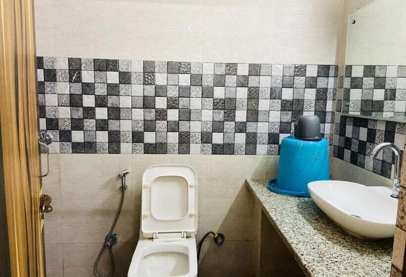 酒店 Abuzz Oxfordcaps Agrasen Boys Hostel, Dehradun