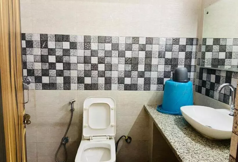 ホテル Abuzz Oxfordcaps Agrasen Boys Hostel, Dehradun