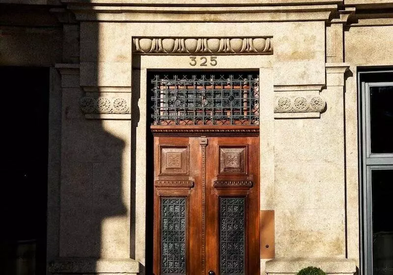 هتل Axis Porto Club Aliados