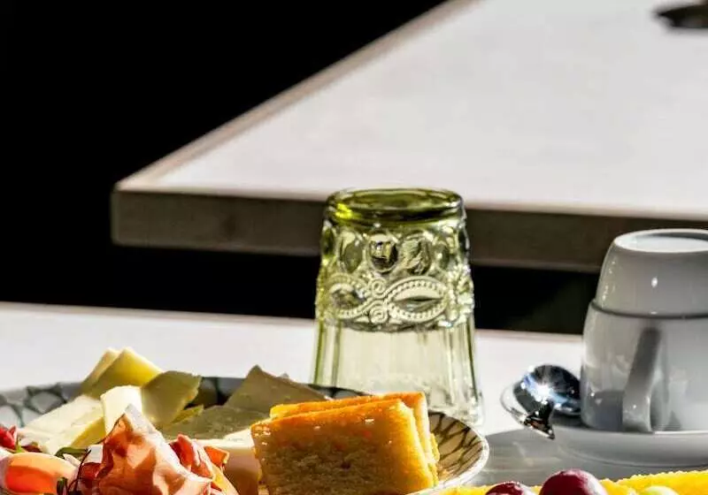 هتل Axis Porto Club Aliados