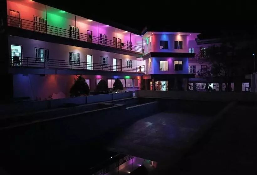 ホテル Capital O Yayaz Resorts
