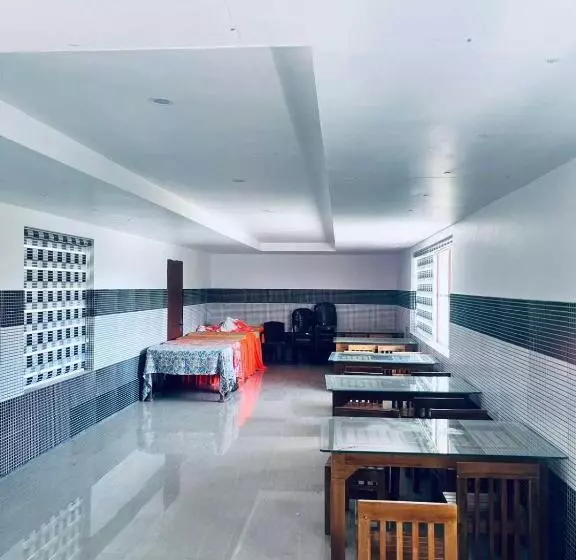 ホテル Capital O Yayaz Resorts