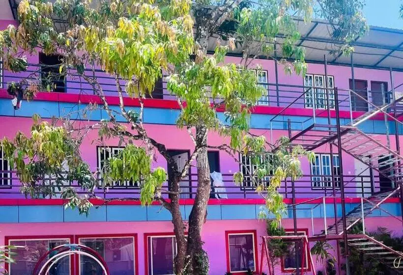 ホテル Capital O Yayaz Resorts