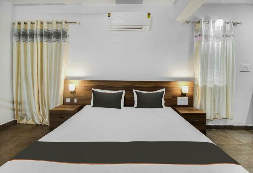 Hotel Fabexpress Holiday Suites