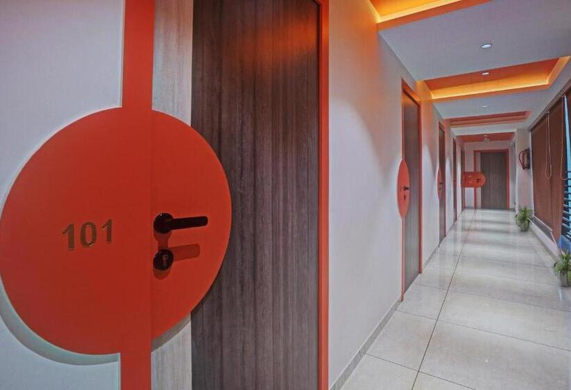 호텔 The Hallmark By Wb Inn