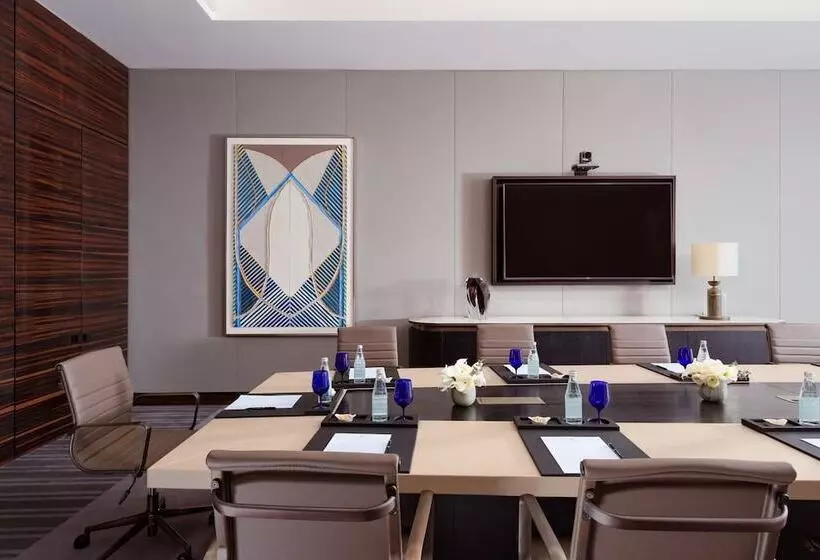 هتل The Ritzcarlton, Baku