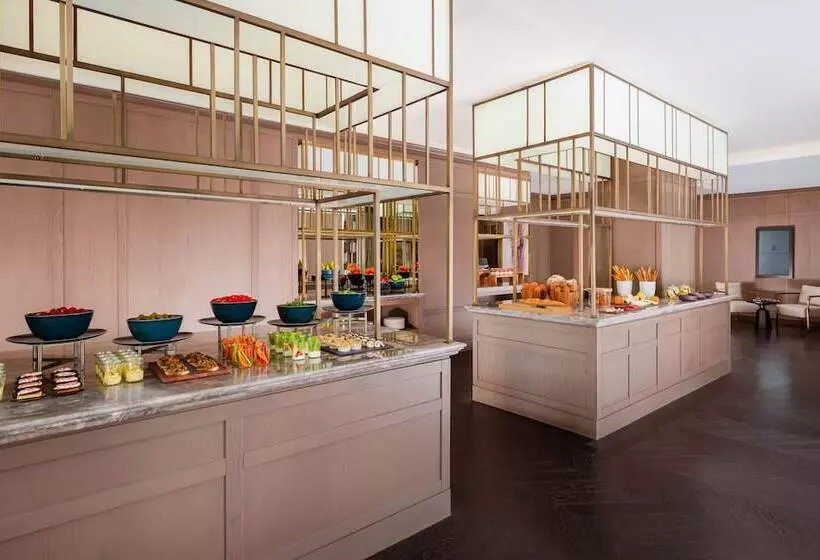 هتل The Ritzcarlton, Baku