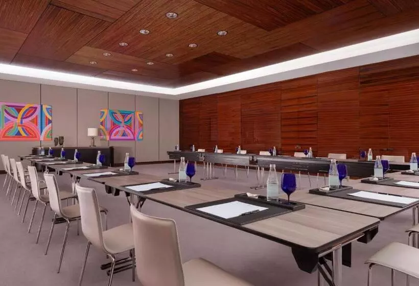 هتل The Ritzcarlton, Baku