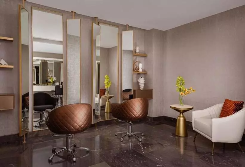 هتل The Ritzcarlton, Baku