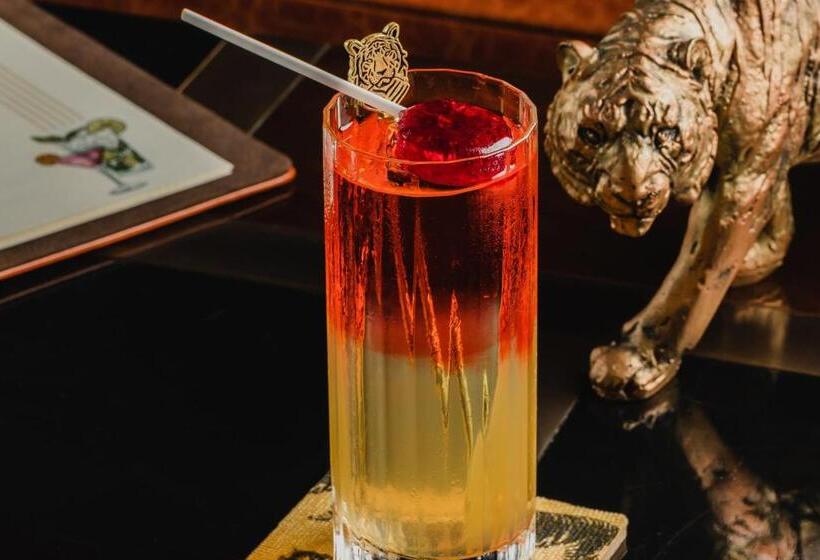 هتل The Ritzcarlton, Baku