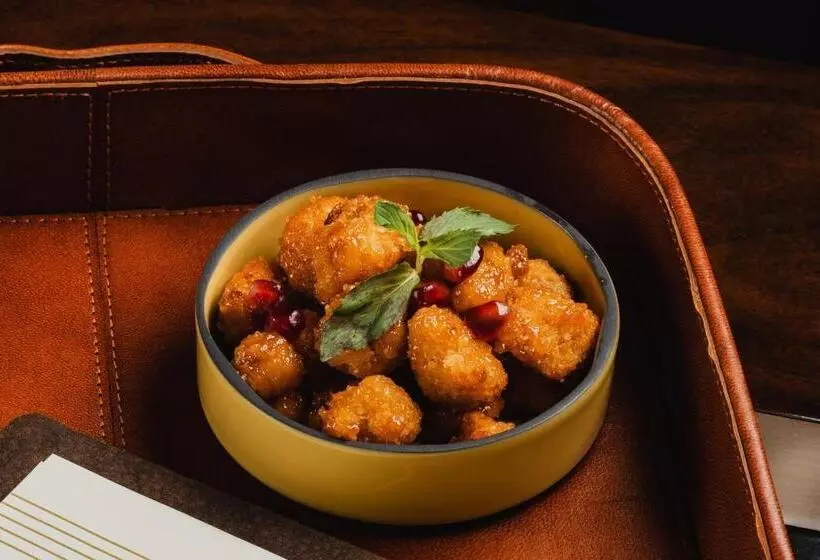 هتل The Ritzcarlton, Baku