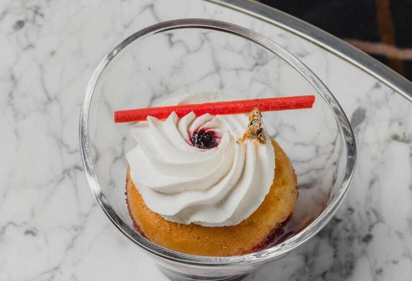 هتل The Ritzcarlton, Baku