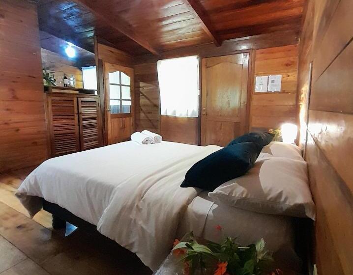 Hotel The Temple Ii, Mindo