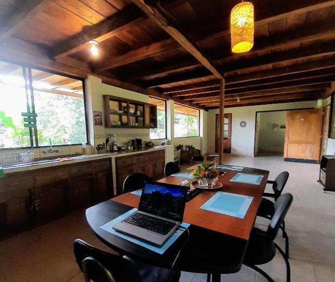 Hotel The Temple Ii, Mindo