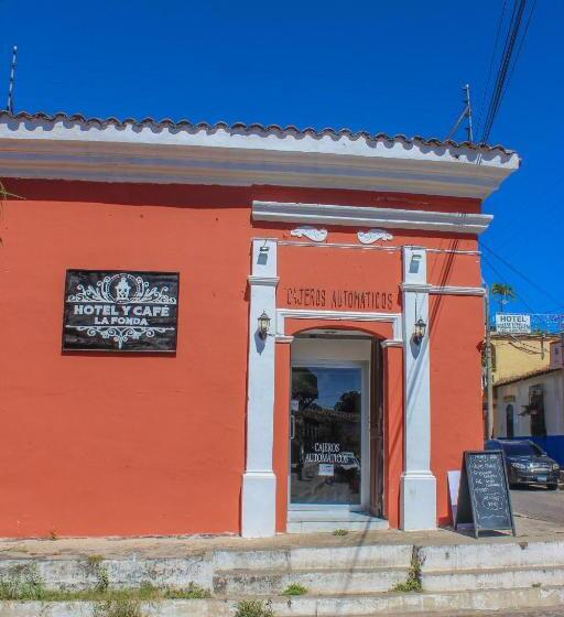 فندق Y Café Ixmati Suchitoto